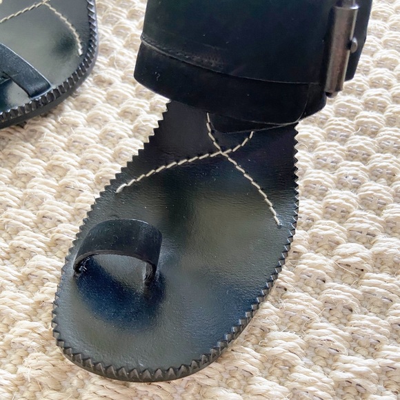 Michael Kors Sandal Black Toe Loop Sandal - Picture 12 of 16